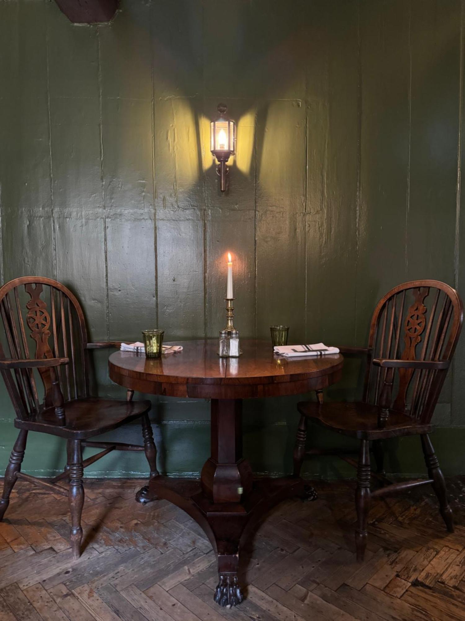 Отель Neeld Arms Grittleton Экстерьер фото